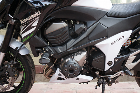 KAWASAKI Z800