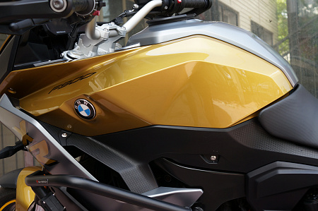 BMW F 900 XR
