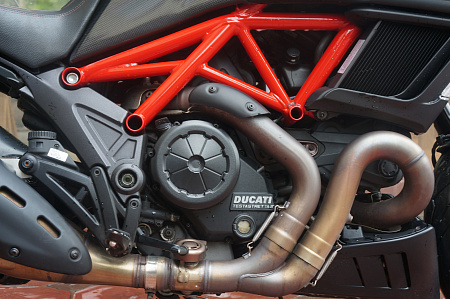DUCATI DIAVEL CARBON