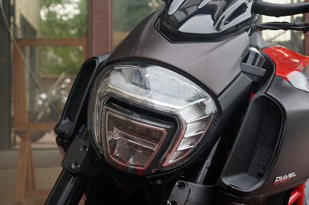 DUCATI DIAVEL CARBON