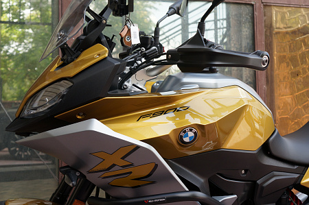 BMW F 900 XR