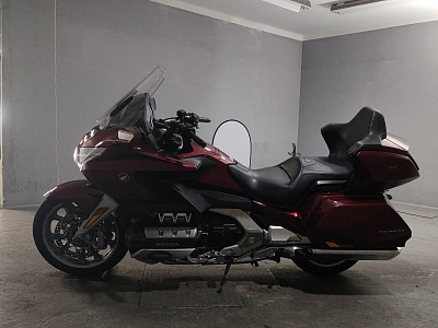 HONDA GL1800 GOLD WING TOUR