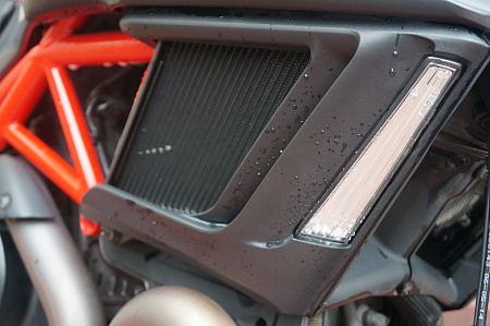 DUCATI DIAVEL CARBON