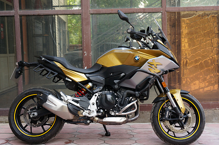BMW F 900 XR