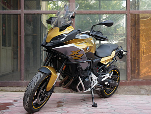 BMW F 900 XR
