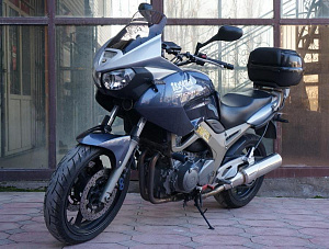 YAMAHA TDM 900