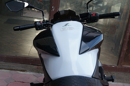 KAWASAKI Z800