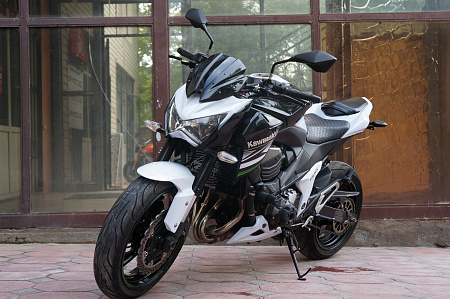 KAWASAKI Z800