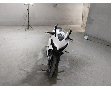 HONDA CBR650R