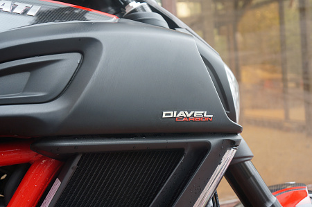 DUCATI DIAVEL CARBON
