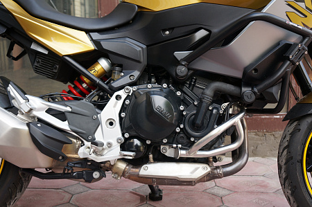 BMW F 900 XR