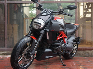 DUCATI DIAVEL CARBON